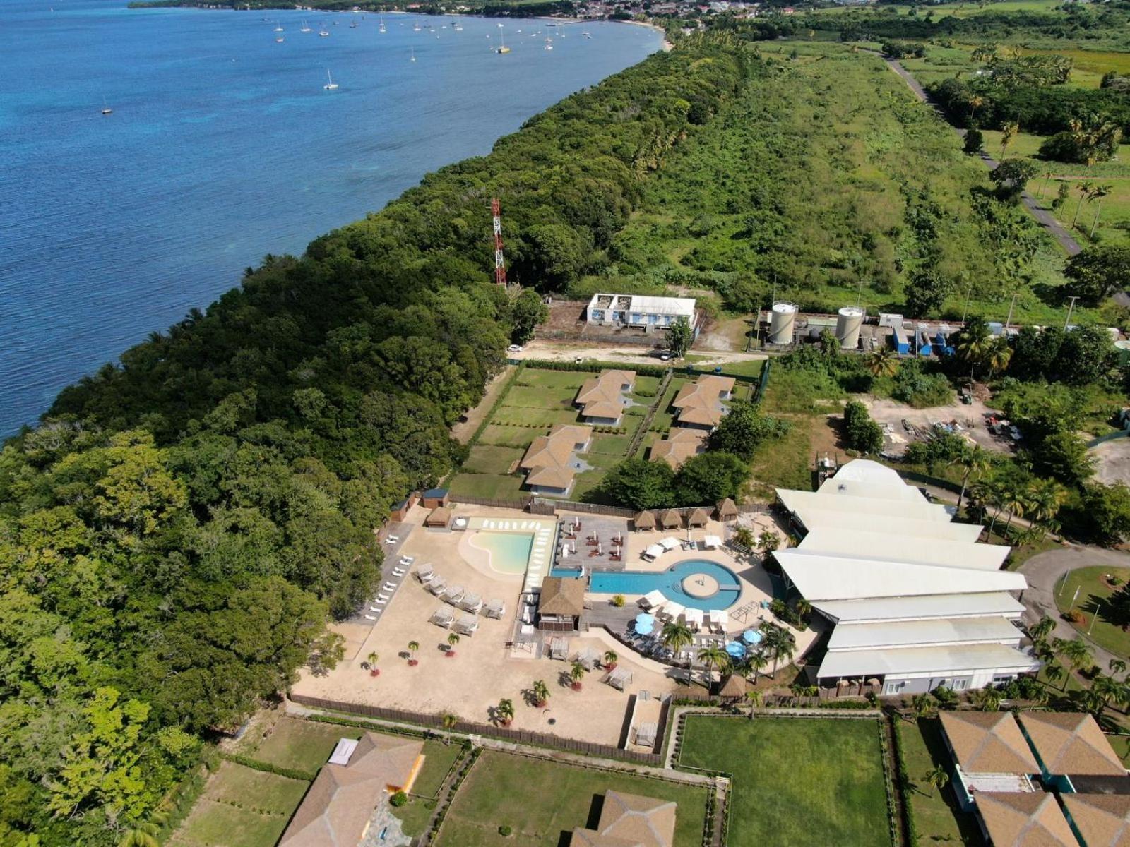 Le Kawan Nid: Beachside Retreat with Wi-Fi and Private Pool Grand-Bourg  Exterior photo