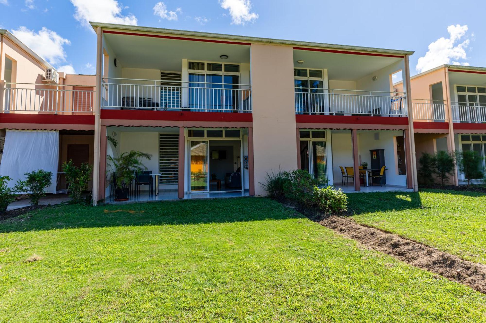 Le Kawan Nid: Beachside Retreat with Wi-Fi and Private Pool Grand-Bourg  Exterior photo